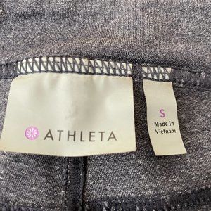 super comfortable - Athleta bermuda - under knee, size 4